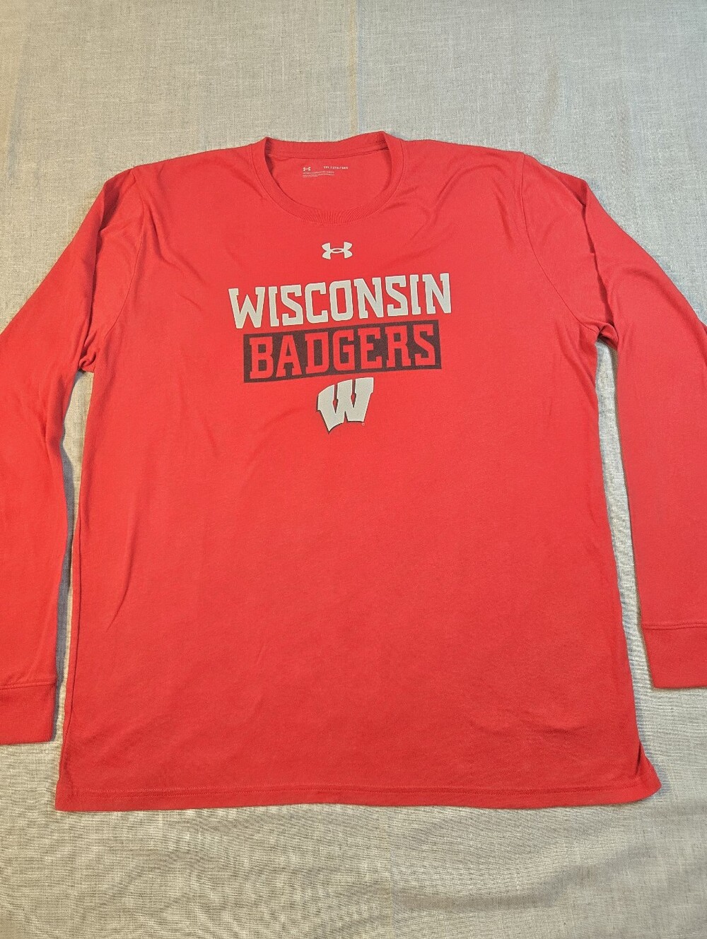 Under Armour Mens 2XL Wisconsin Badgers Long Sleeve Graphic T-Shirt Red Loose
